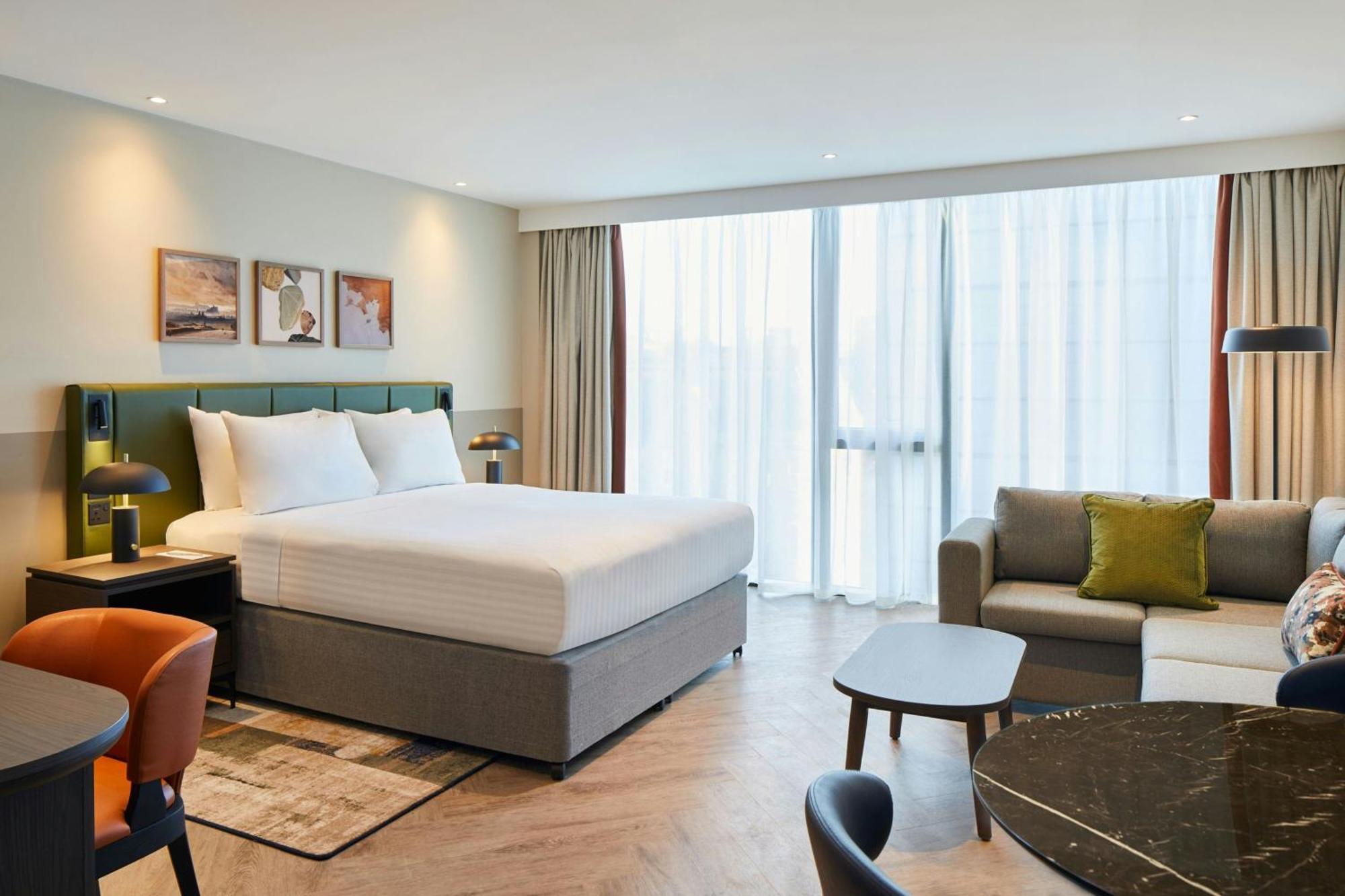 Where to Stay in West End Edinburgh: 4 Best 4-Star Hotels
