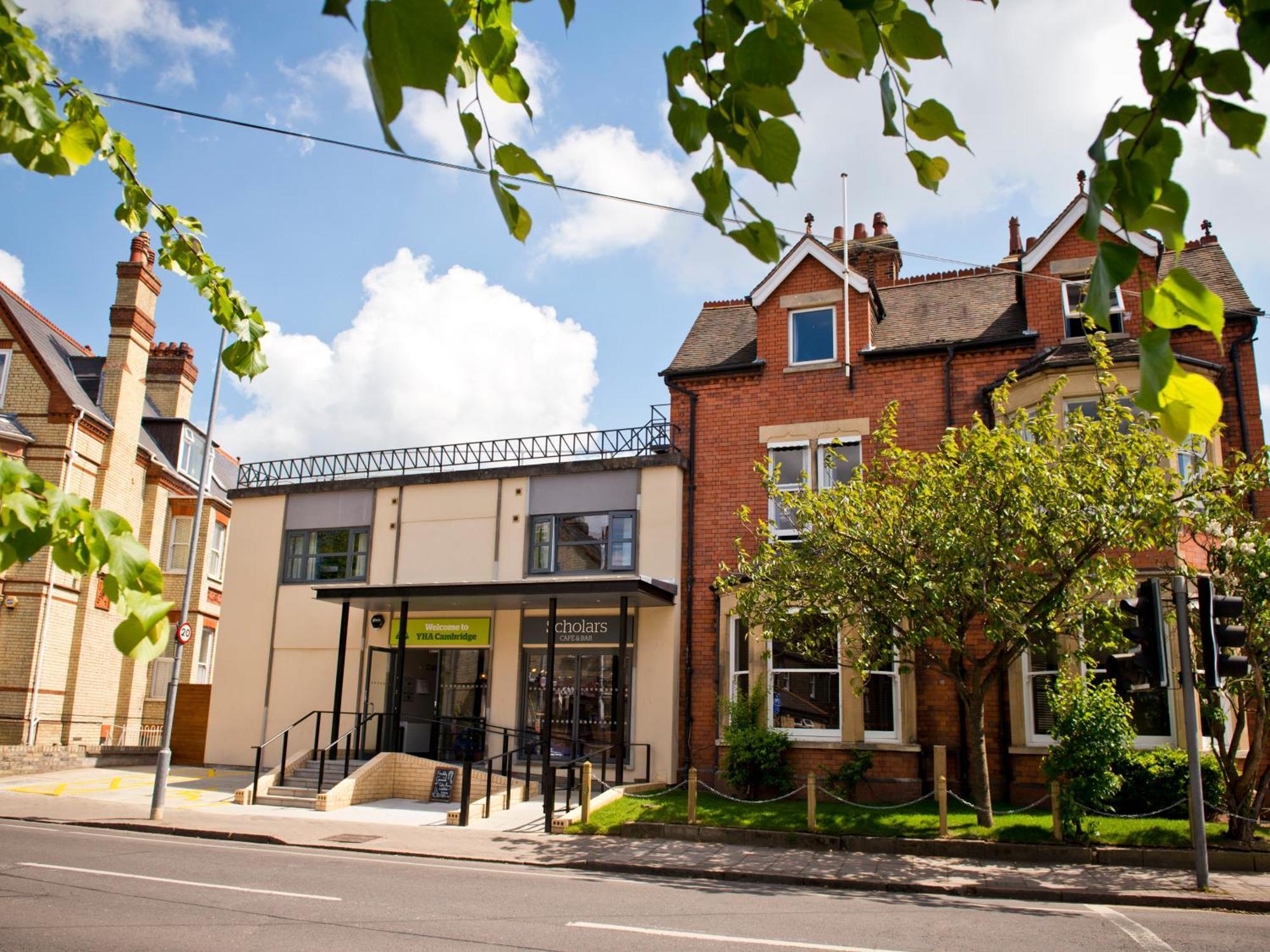 5 Rated Hotels Close to Wandlebury Country Park, Cambridge