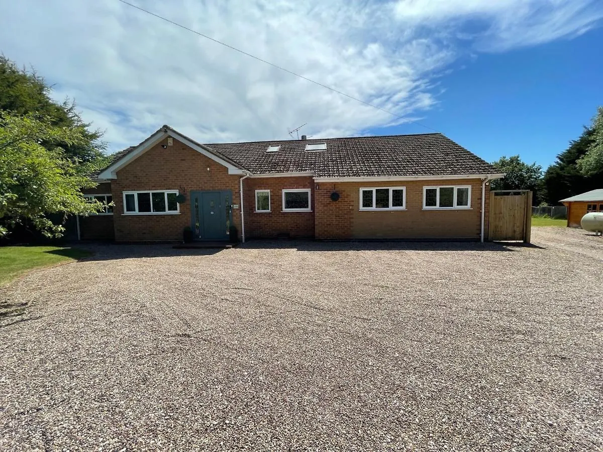 4 Family Hotels Close to Dorridge Park and Dorridge Wood