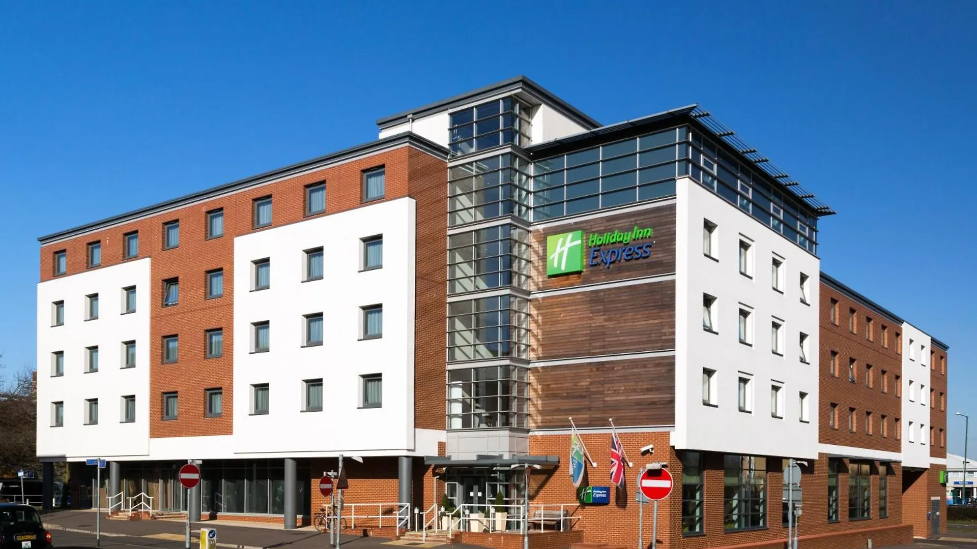 4 Golf Hotels Near Canons Brook Golf Club Worth Booking