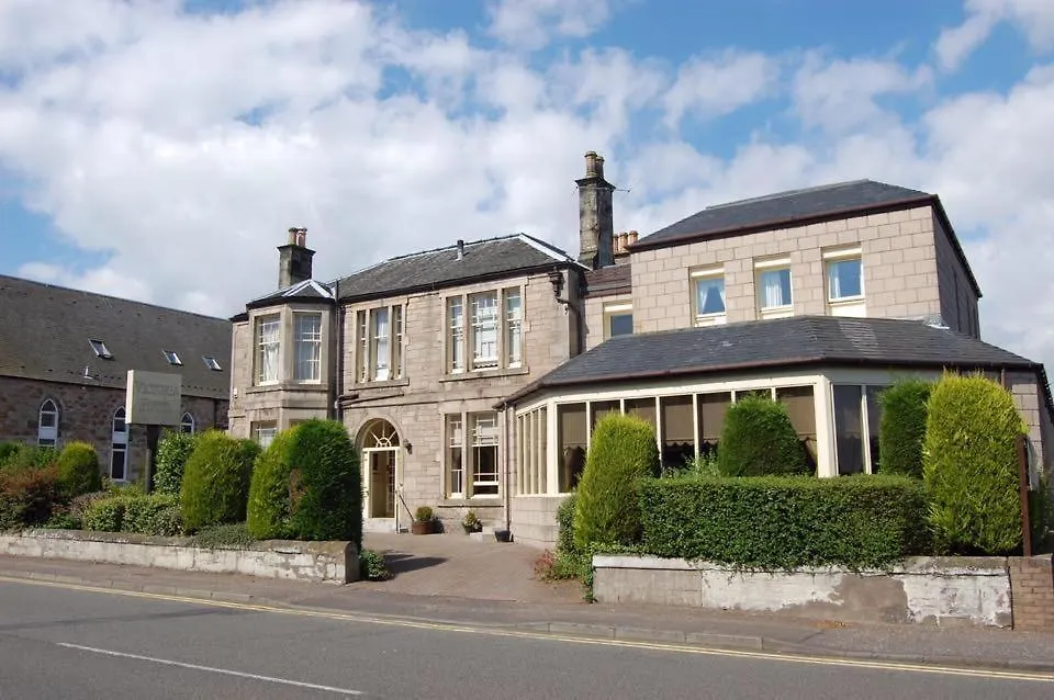 Where to Stay Near Lochgelly Golf Club: 5 Budget Hotels