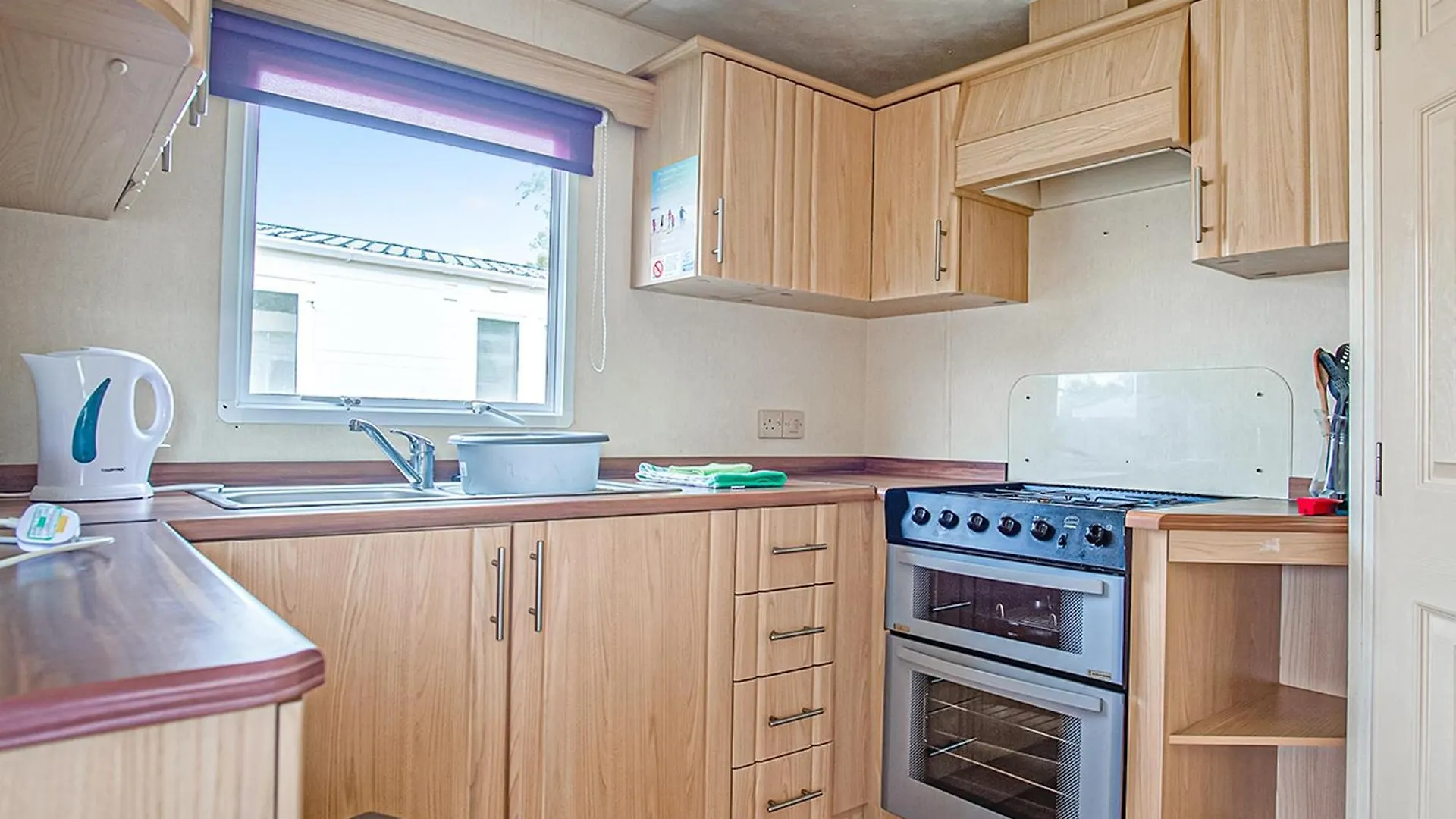 Where to Stay Near Saundersfoot Beach: 4 Budget Hotels