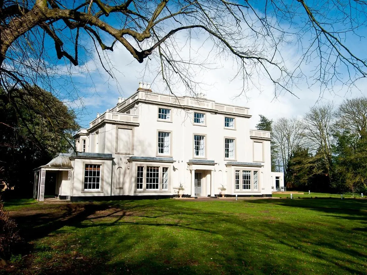 5 Top-Rated Leisure Hotels In Warwickshire To Book Now