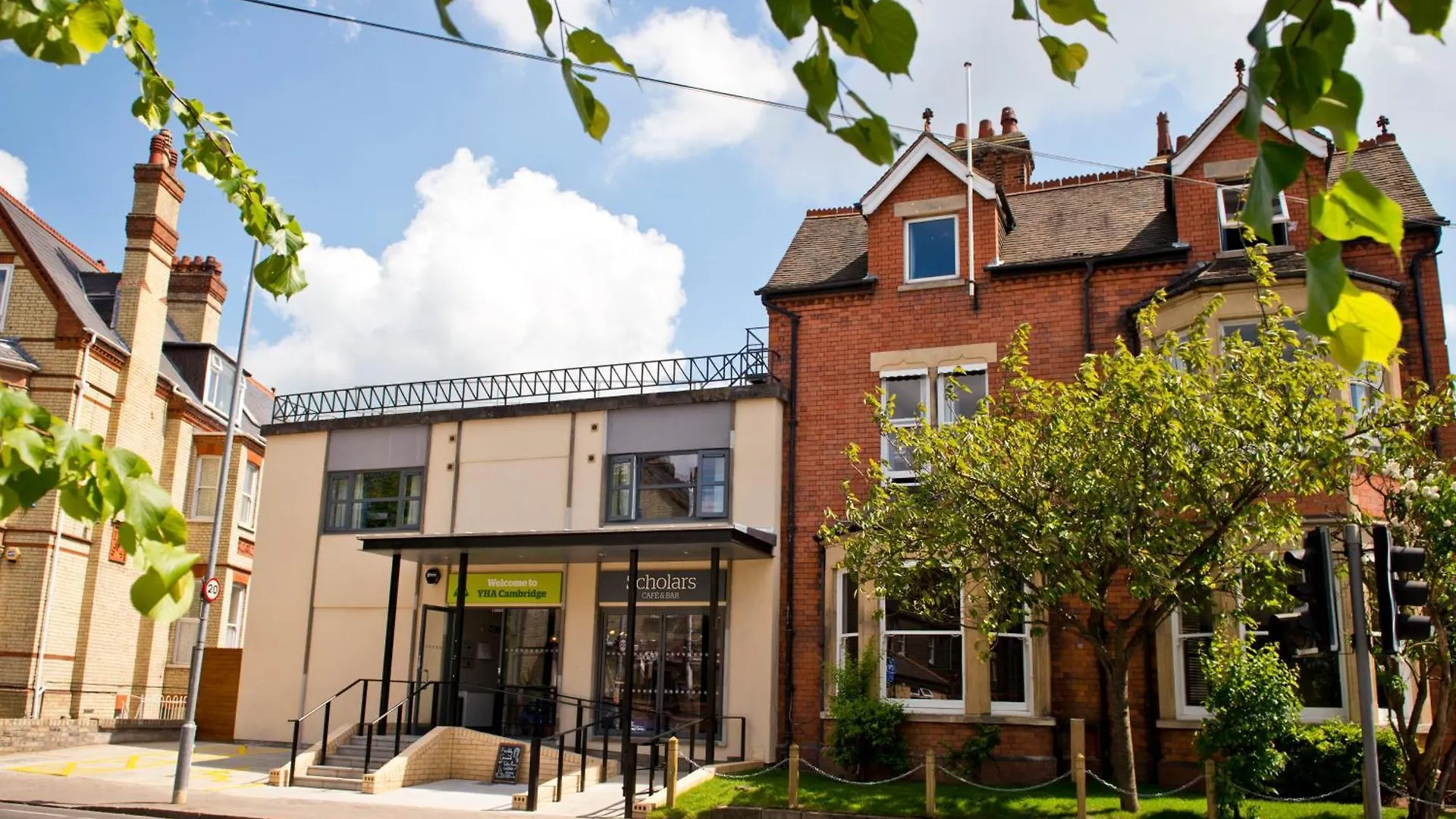 5 Rated Hotels Close to Wandlebury Country Park, Cambridge