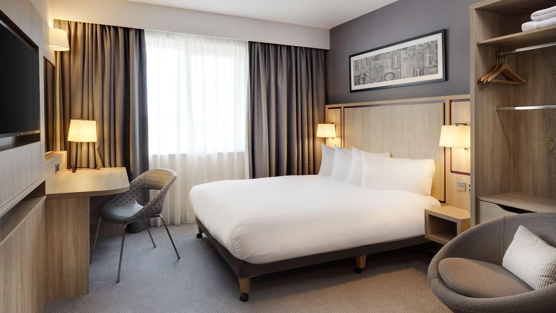 Where to Stay Near Sobell Bridge Club: 2 Hotels Reviewed
